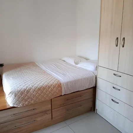 Doukissa's Lägenhet